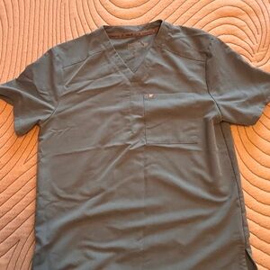 Fabletics Men's Slate V-Neck nurse scrubs!